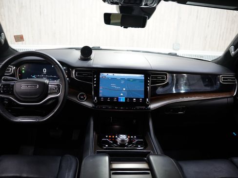Used 2022 Jeep Grand Wagoneer Series II image 17