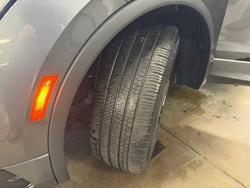 Used 2023 Volkswagen Tiguan SE R-Line image 30