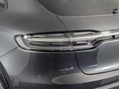 New 2026 Porsche Macan image 16