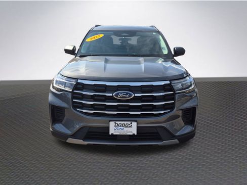 Certified 2025 Ford Explorer Active image 3