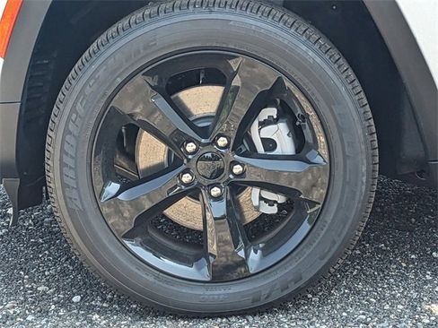 New 2025 Jeep Grand Cherokee L Altitude image 25