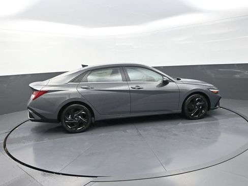 Used 2026 Hyundai Elantra SEL Sport Premium FWD image 11