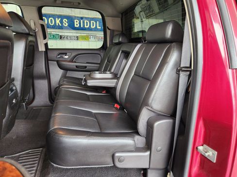 Used 2007 Chevrolet Silverado 1500 LTZ w/ Max Trailering Pack image 6