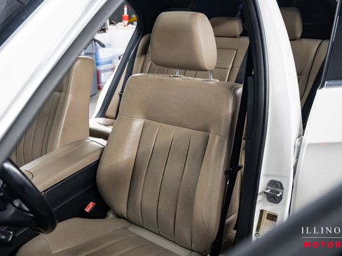 Used 2011 Mercedes-Benz E 550 4MATIC Sedan image 17