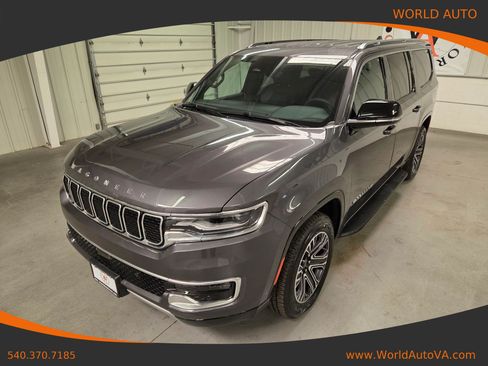 Used 2025 Jeep Wagoneer L Series II w/ 8-pass Seating Package AWD/4WD image 1