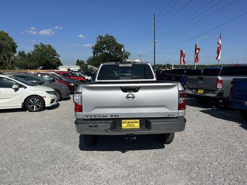 Used 2018 Nissan Titan SV RWD image 16