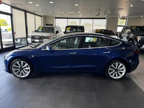 Used 2018 Tesla Model 3 Long Range RWD image 2