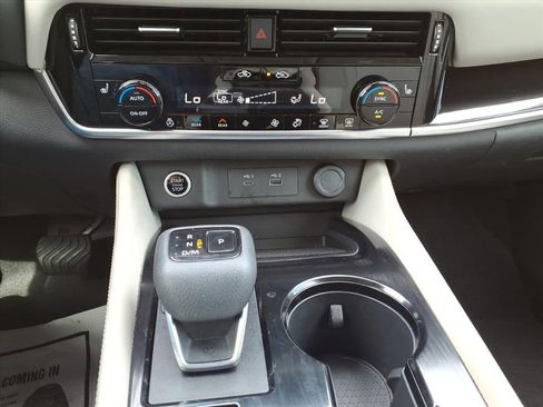 Used 2023 Nissan Rogue SL w/ SL Premium Package FWD image 24