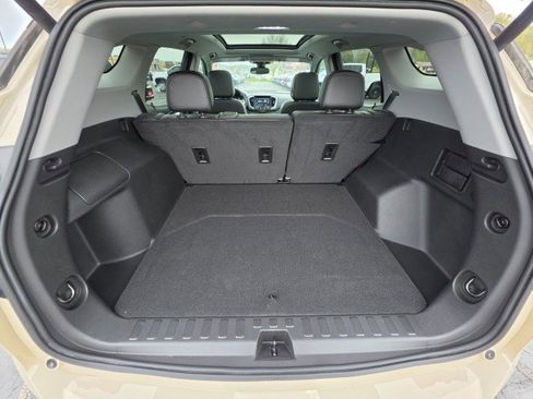 Used 2023 GMC Terrain SLT w/ Tech Package AWD/4WD image 19