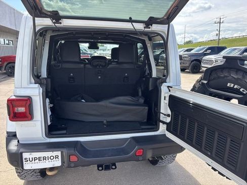 Used 2022 Jeep Wrangler Unlimited Rubicon w/ Trailer Tow Package AWD/4WD image 6