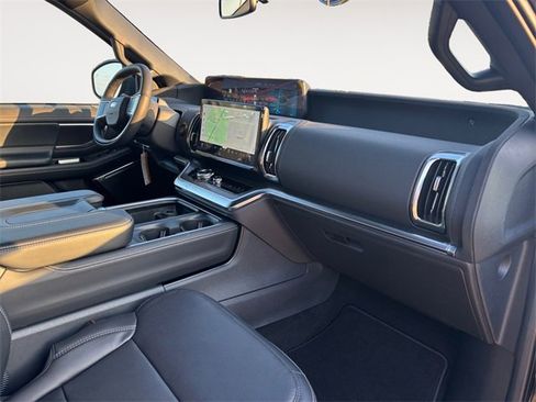 New 2025 Ford Expedition Max Platinum w/ Stealth Appearance Package image 10