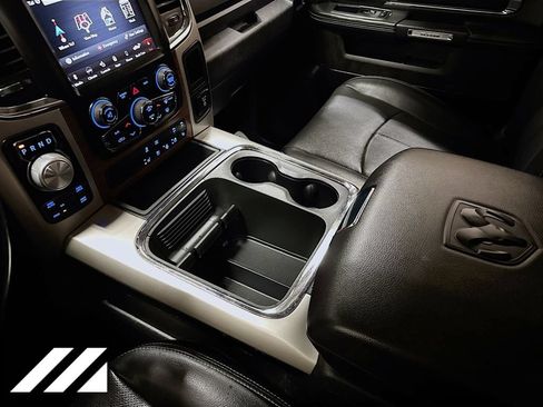 Used 2018 RAM 1500 Laramie w/ Convenience Group AWD/4WD image 32