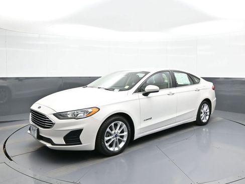 Used 2019 Ford Fusion SE FWD image 10