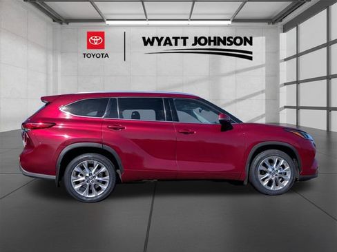 Used 2020 Toyota Highlander Limited AWD/4WD image 4