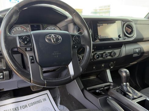 Used 2017 Toyota Tacoma TRD Sport w/ Tow Package (A/T) image 20