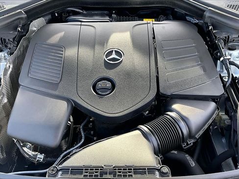 Used 2024 Mercedes-Benz GLC 300 4MATIC image 33