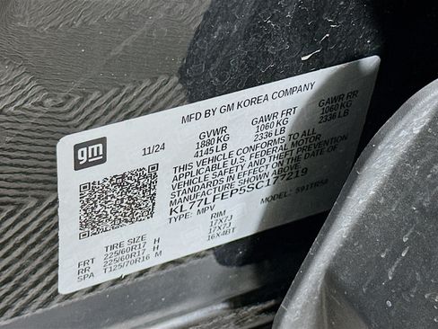 Used 2025 Chevrolet Trax LS FWD image 12