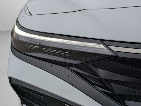 New 2026 Hyundai Elantra Limited FWD image 13