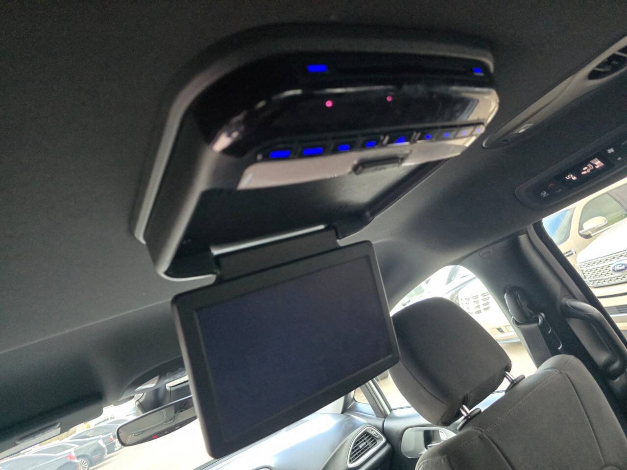 Used 2020 Chrysler Pacifica Touring w/ Advanced Safetytec Group FWD image 33