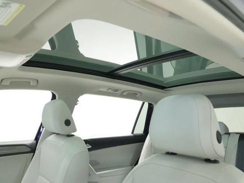 Certified 2024 Volkswagen Tiguan SE w/ Panoramic Sunroof Package FWD image 29