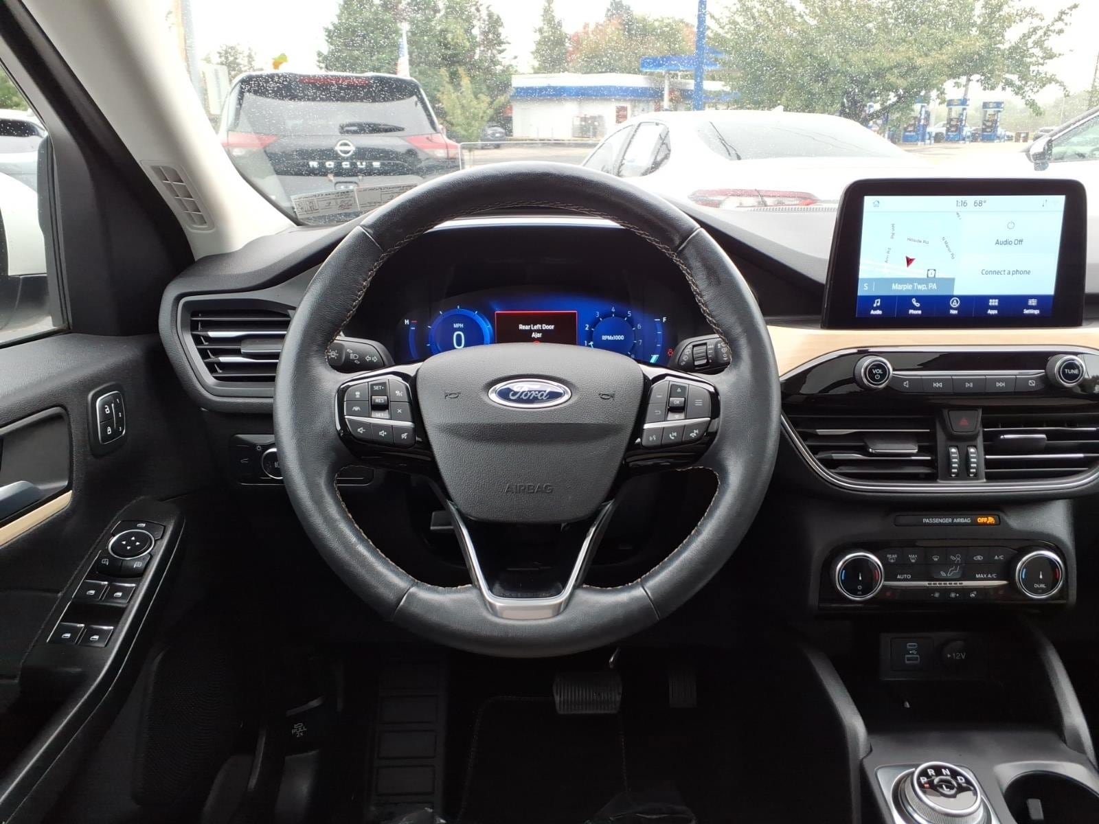 Certified 2022 Ford Escape Titanium w/ Titanium Elite Package AWD/4WD image 14
