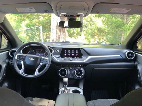 Used 2021 Chevrolet Blazer LT FWD image 12
