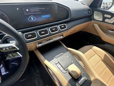 New 2026 Mercedes-Benz GLS 450 4MATIC image 31