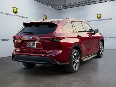 Used 2021 Toyota Highlander XLE image 5