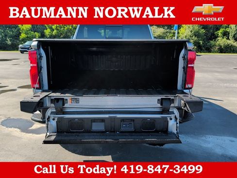 Used 2025 Chevrolet Silverado 2500 ZR2 w/ Technology Package AWD/4WD image 15