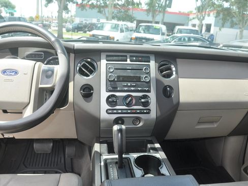 Used 2008 Ford Expedition XLT image 25