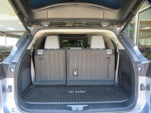 Used 2021 Toyota Highlander Platinum FWD image 67