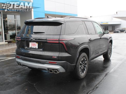 Used 2024 Chevrolet Traverse Z71 w/ Enhanced Driving Package image 4