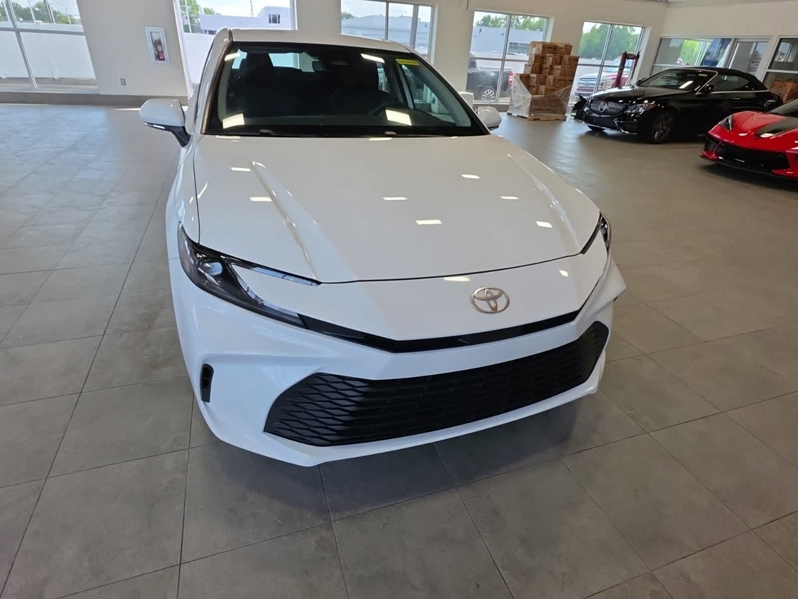Used 2025 Toyota Camry LE AWD/4WD image 3