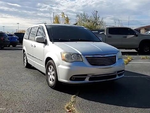 Used 2011 Chrysler Town & Country Touring image 2