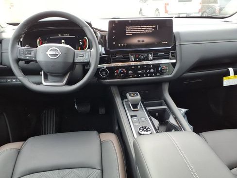 New 2026 Nissan Pathfinder Platinum image 9