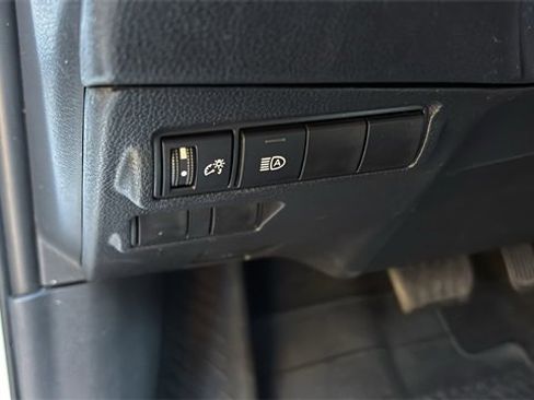 Used 2024 Toyota Corolla Cross LE image 14