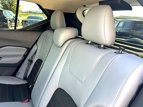 Used 2024 Nissan Kicks SR w/ SR Premium Package image 19