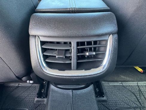 Used 2025 Chevrolet Malibu LT FWD image 30