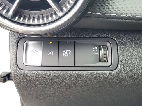Used 2026 Chevrolet Equinox LT w/ Convenience Package II FWD image 16
