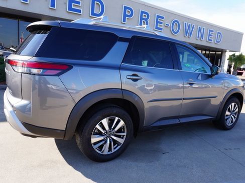 Used 2023 Nissan Pathfinder SL image 6