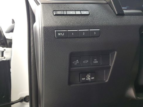 Used 2024 Lexus GX 550 w/ Accessory Package (Z1) AWD/4WD image 23