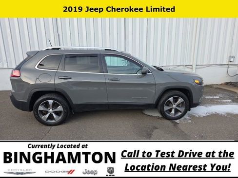 Used 2019 Jeep Cherokee Limited w/ Trailer Tow Group image 3