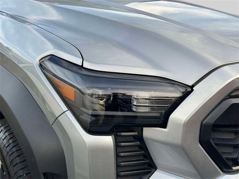 Used 2024 Toyota Tacoma TRD Off-Road image 5