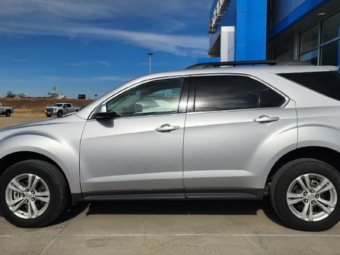 Used 2010 Chevrolet Equinox LT image 3