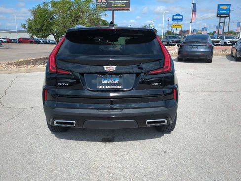 Used 2024 Cadillac XT4 Premium Luxury FWD image 7