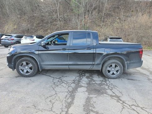 Used 2025 Honda Ridgeline TrailSport image 2