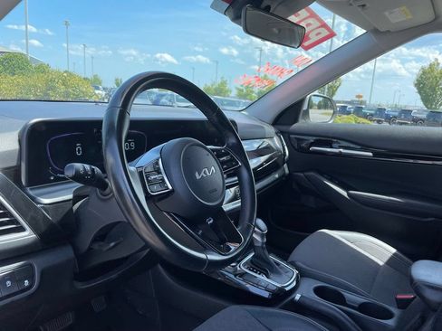 Certified 2026 Kia Seltos LX FWD image 10