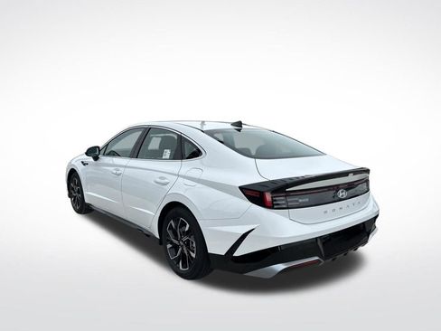 Used 2025 Hyundai Sonata SEL FWD image 3