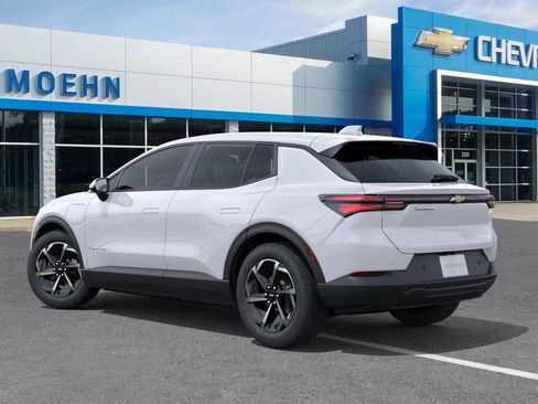 New 2026 Chevrolet Equinox EV LT image 3