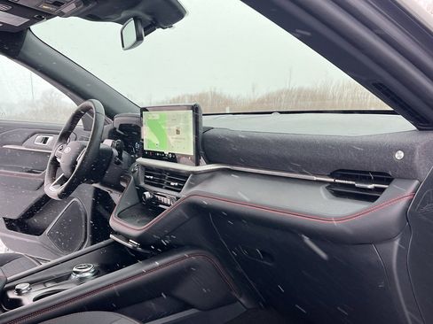 Used 2025 Ford Explorer ST-Line w/ Premium Package image 30